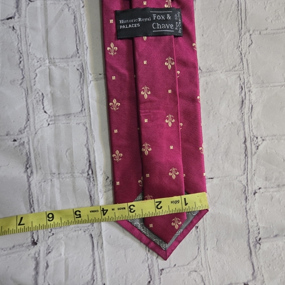Fox & Chave Historic Royal Palaces Magenta Silk Neck Tie - Picture 2 of 8